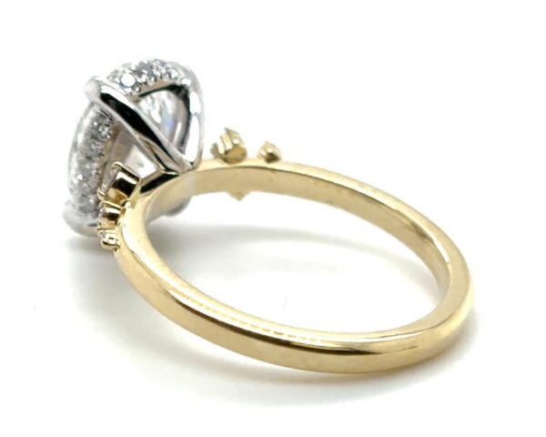 Oval Scattered Side Diamond Cluster Ring - Image 3