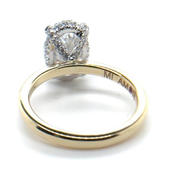 Modern, 4.00 carat Oval Center