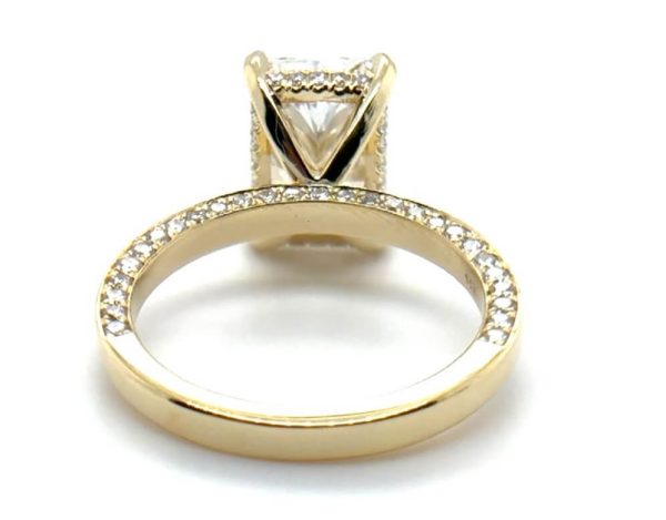 Modern style, squared off band